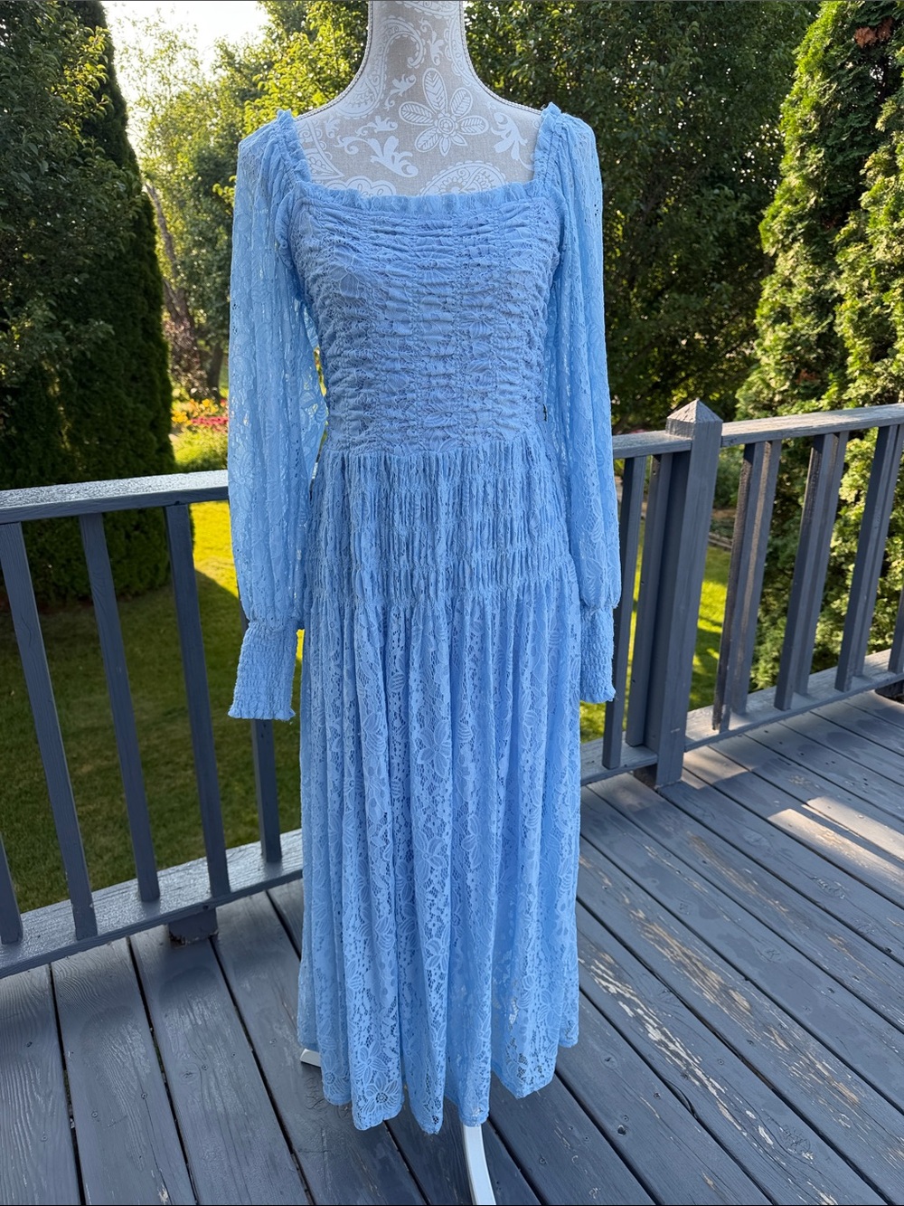 Light Blue Lace Long-Sleeve Midi Dress sz M